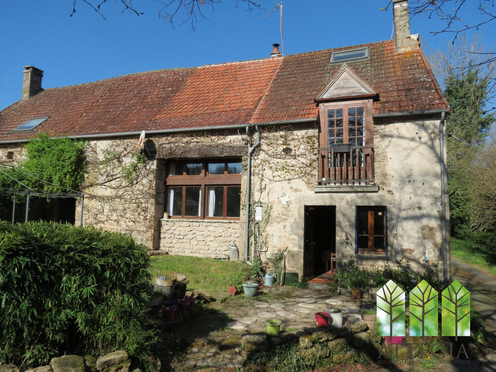 Charmante Maison en Pierre de 3 Chambres avec Jardin, Dépendanc