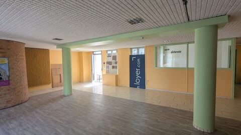  Local commercial avec grande vitrine 