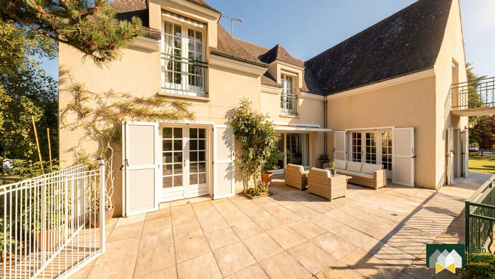 BELLE MAISON FAMILIALE, 5 GRANDES CHAMBRES ET PISCINE  TREON