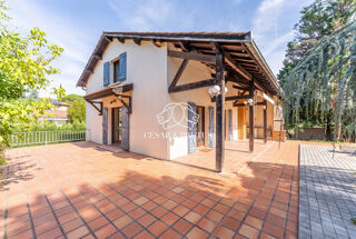  Maison à vendre 9 pièces 215 m²