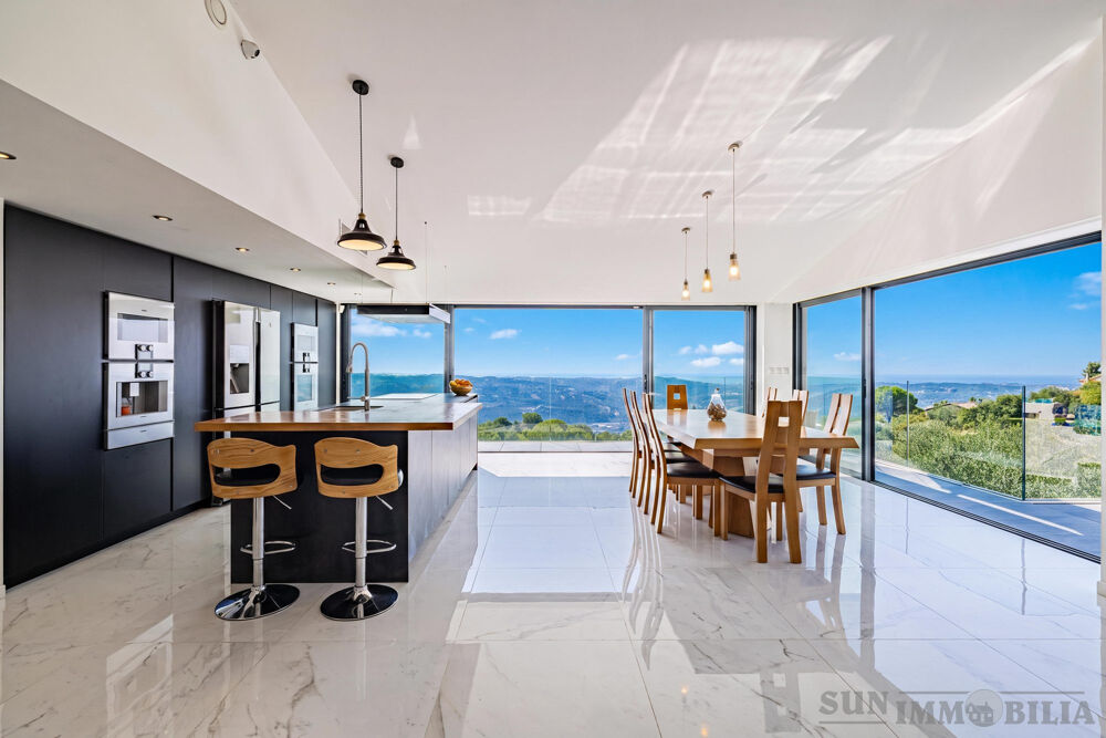 Superbe maison avec une vue panoramique mer et montagnes