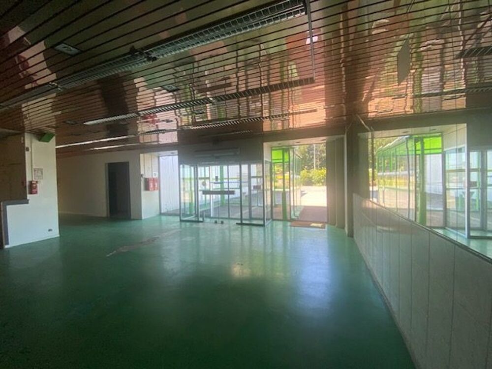   Local commercial de 4250 m² à USSEL Ussel