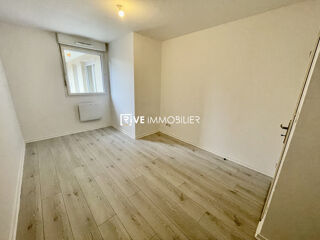  Appartement à louer 3 pièces 61 m²