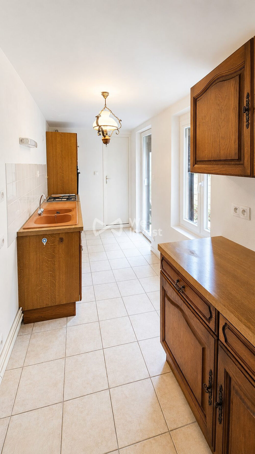Maison mitoyenne située en coeur de village à Deville