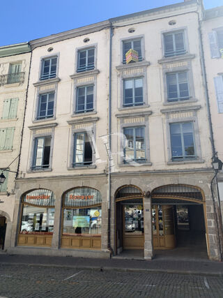   Place de la mairie : bureaux de standing refaits à neuf Le puy-en-velay