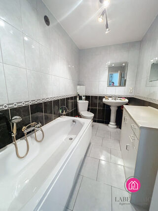  Appartement  vendre 2 pices 49 m