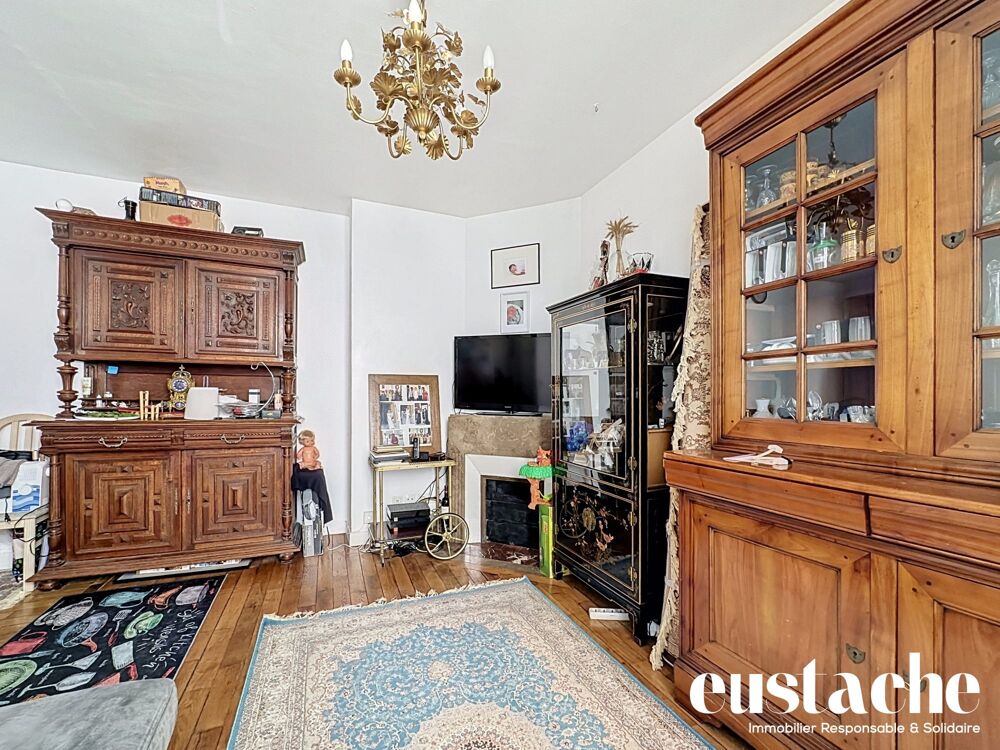 Vente Appartement 2 pièces sur cour en étage avec ascenseur Paris 20