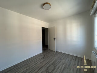  Appartement à louer 3 pièces 74 m²