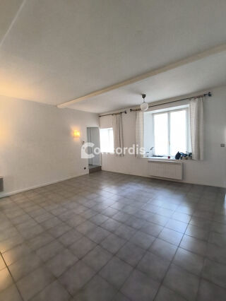  Appartement à louer 3 pièces 78 m²