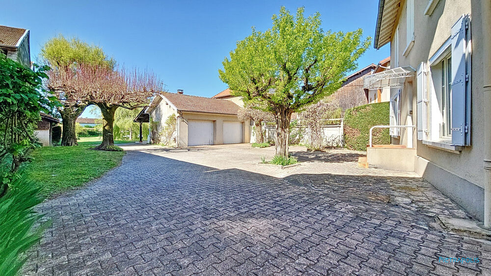 Beaurepaire - Maison T6 - 177m2 - Terrain 2219m2 (Zone U)