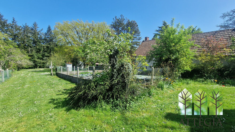 Vente Maison Maison mitoyenne d'un côté avec jardin, 4 chambres et sous-s Boussac-bourg
