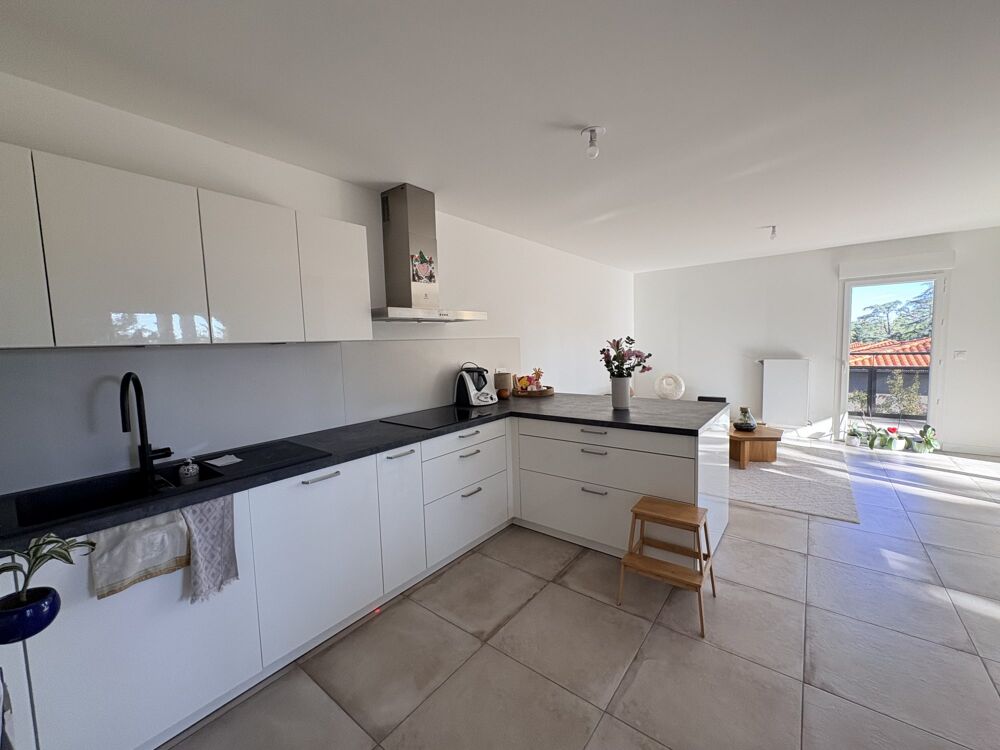 Location Appartement MAGNIFIQUE T4 AVEC BALCON ET GARAGES Orliénas
