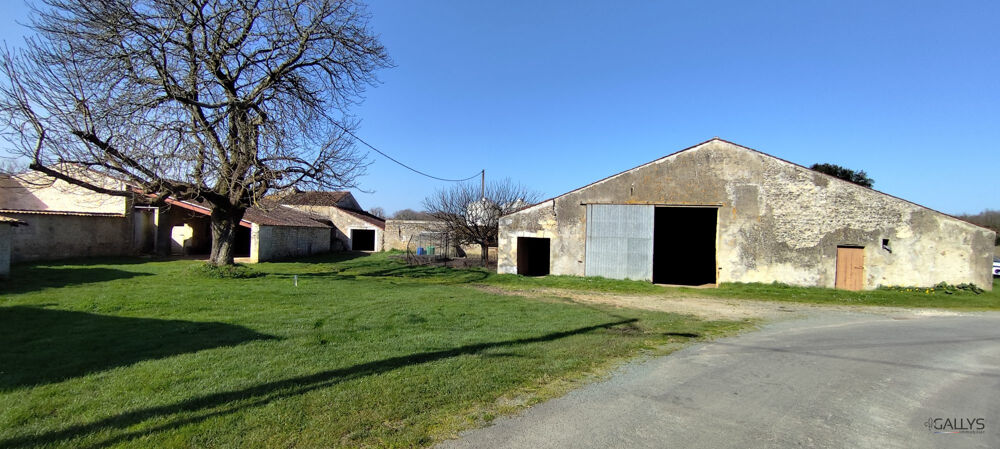 Grange en pierre située à Sablonceaux