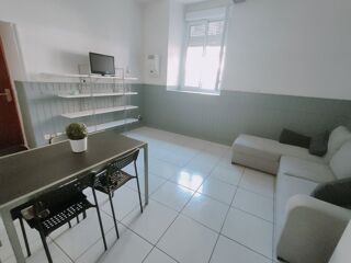  Appartement à louer 1 pièce 25 m²