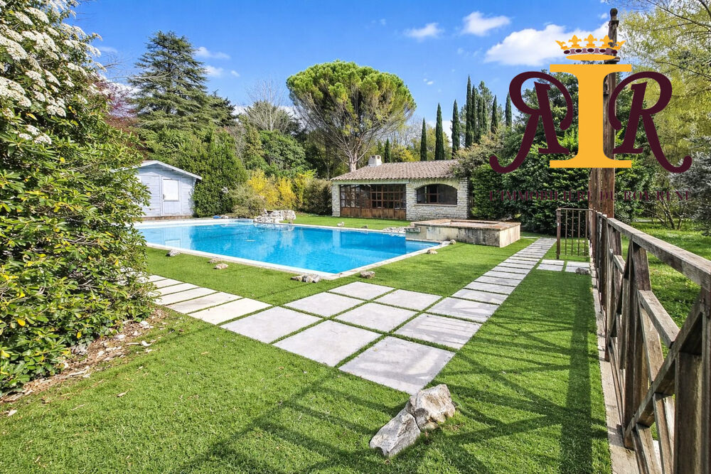 PROPRIETE DE CHARME AVEC DEPENDANCE ET PISCINE