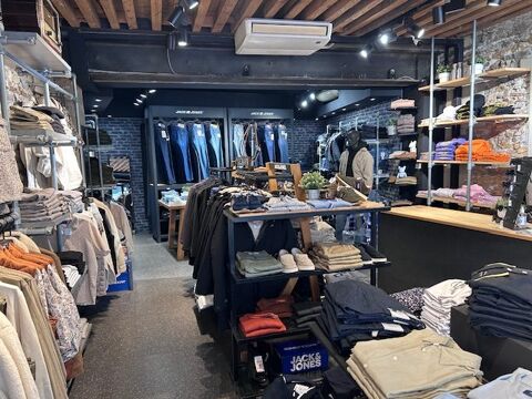 Boutique de pr&ecirc;t &agrave; porter coeur 1er 132000 69001 Lyon