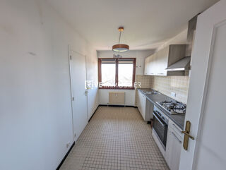  Appartement � louer 3 pi�ces 77 m�