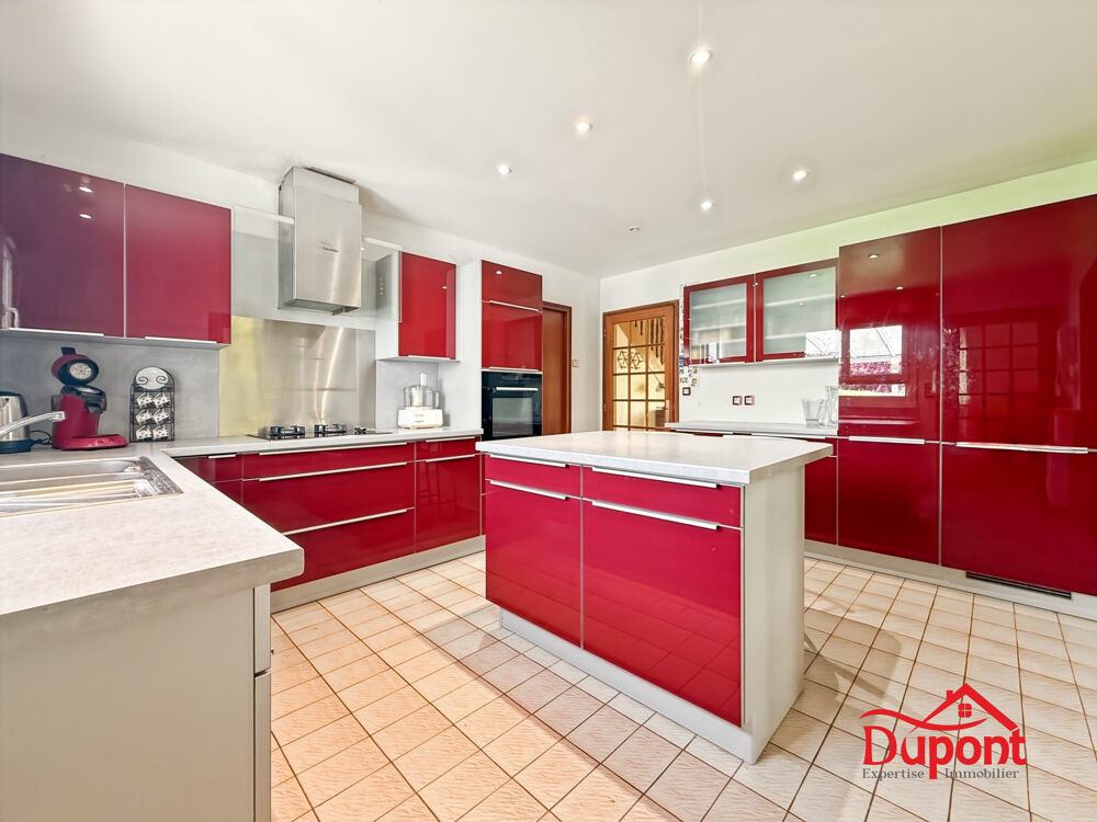 À VENDRE  Maison individuelle de 223 m²  Les Mazures