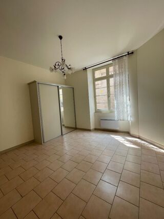  Appartement à louer 3 pièces 83 m²
