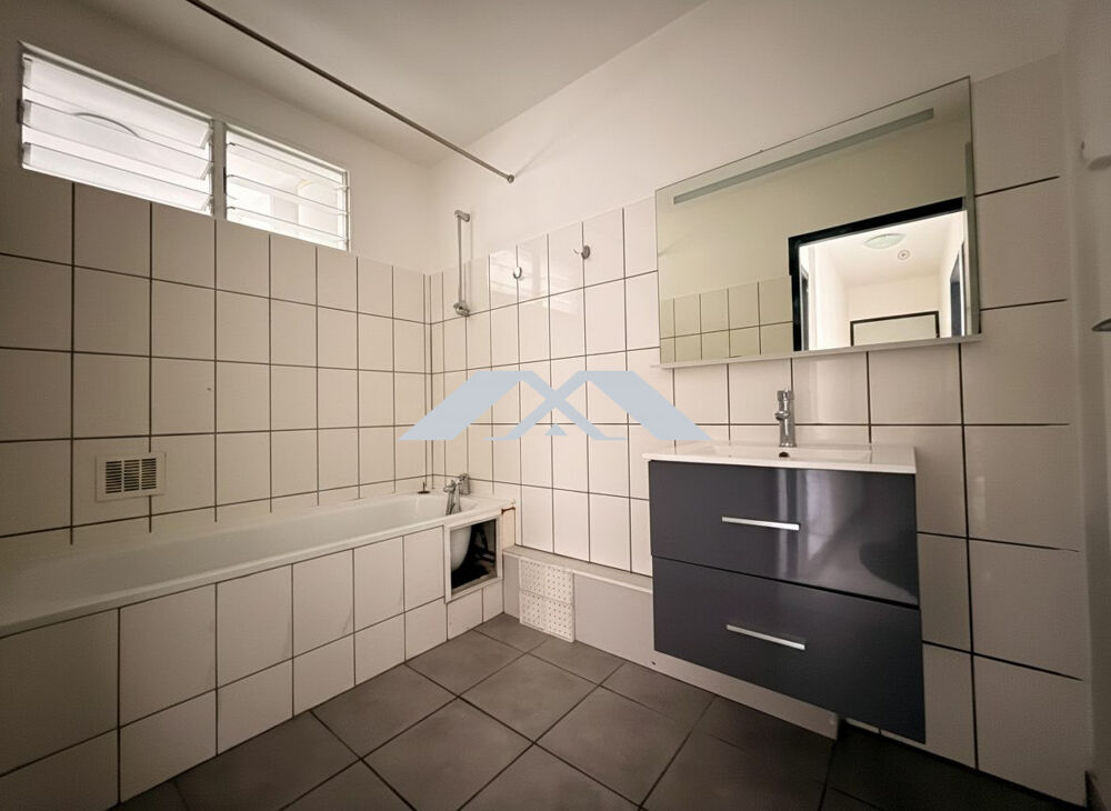 Superbe appartement F4 situé au tampon vendu libre