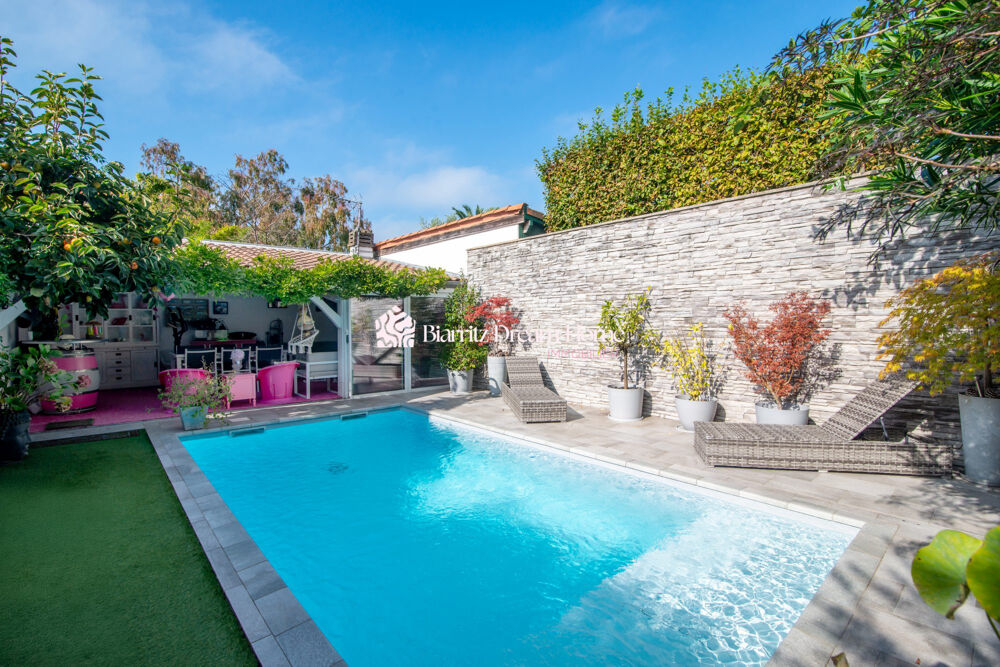 Vente Maison Maison familiale de caractère avec jardin paysagé, piscine et Biarritz