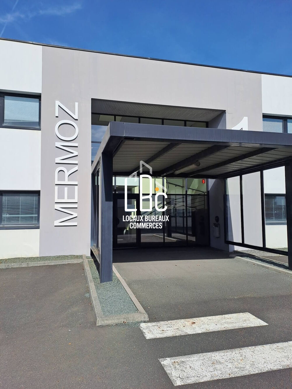   Ancenis - Plateau de bureaux 1143 m² à vendre 