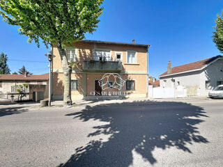  Immeuble à vendre 415 m² Roussillon