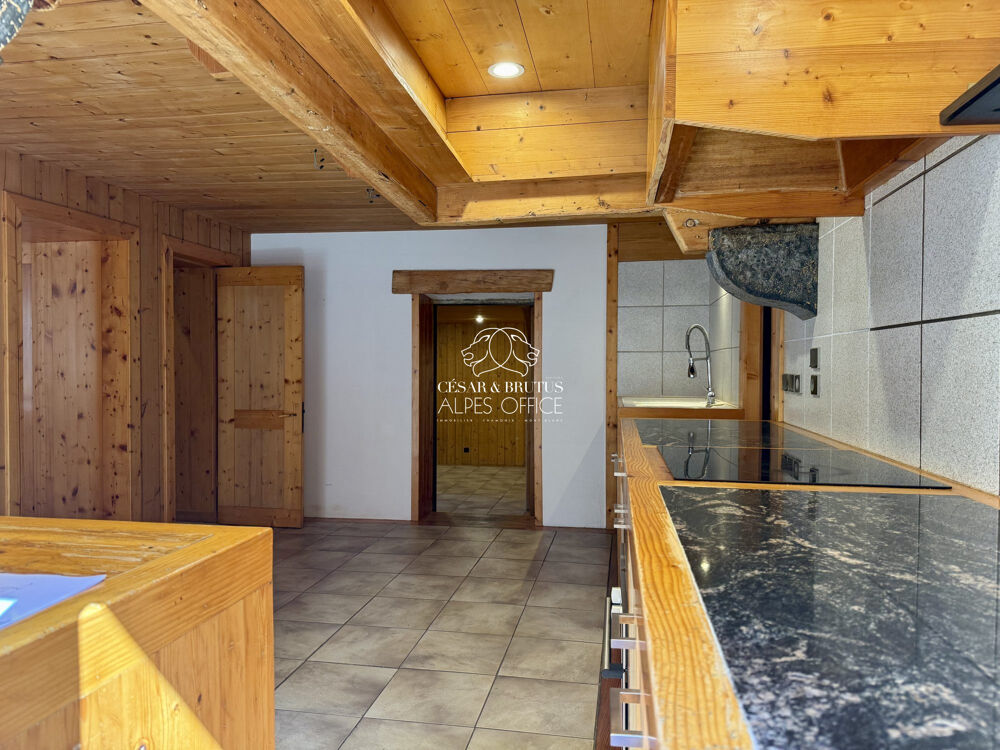 Servoz, vieux village  Ferme à fort potentiel  vue Mont-