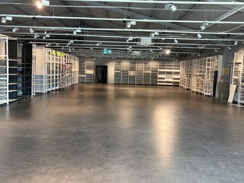 EXCLUSIVITE // VANNES OUEST - Local commercial de 740 m&sup2; enviro 7583 56000 Vannes