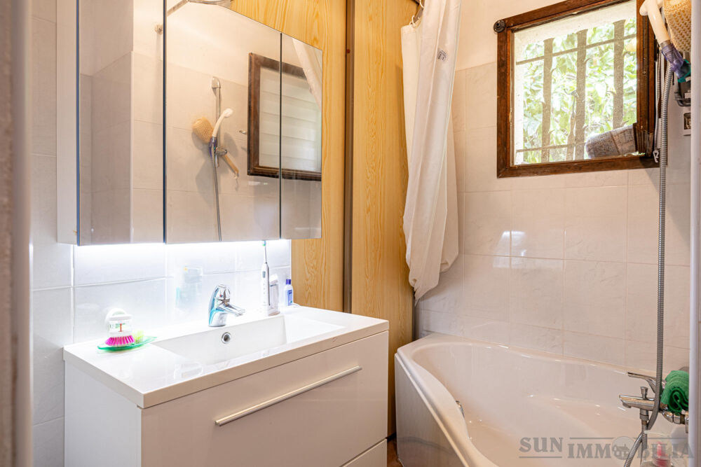 à vendre  Maison Cagnes-sur-Mer (06800)