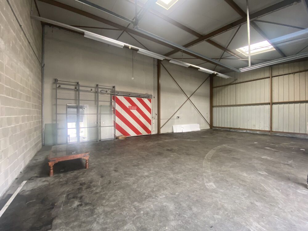   Entrepôt de 128 m² en ZONE NORD de LIMOGES ! 