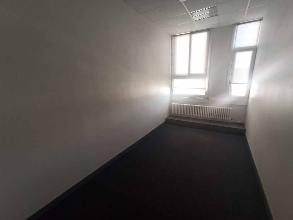  LIMOGES Location Plateau Bureaux 102m² + 4 P Limoges