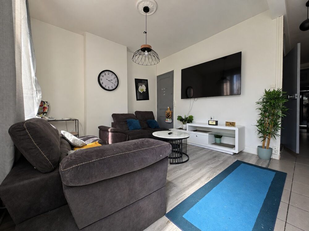 Location Maison A LOUER - Maison de ville 3 chambres avec jardin - proche gare Noyon