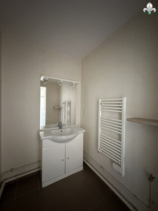  Appartement à louer 2 pièces 33 m²