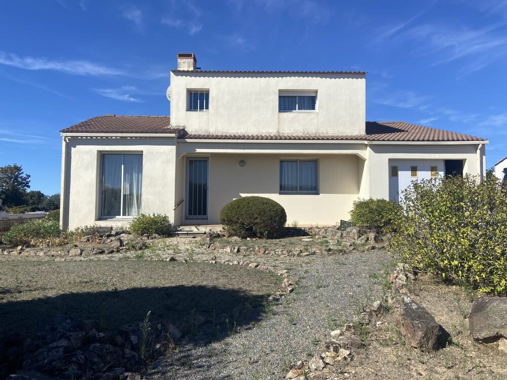 Vente Maison Maison d'habitation de type 4 avec garage. Brem-sur-mer