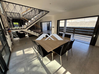  Maison � vendre 8 pi�ces 229 m�