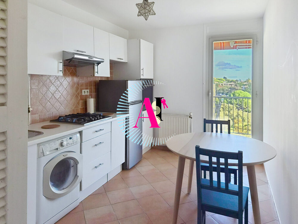 Location Appartement STUDIO MEUBLÉ AVEC TERRASSE DE 12 M², PARKING PRIVATIF ET CAVE Antibes