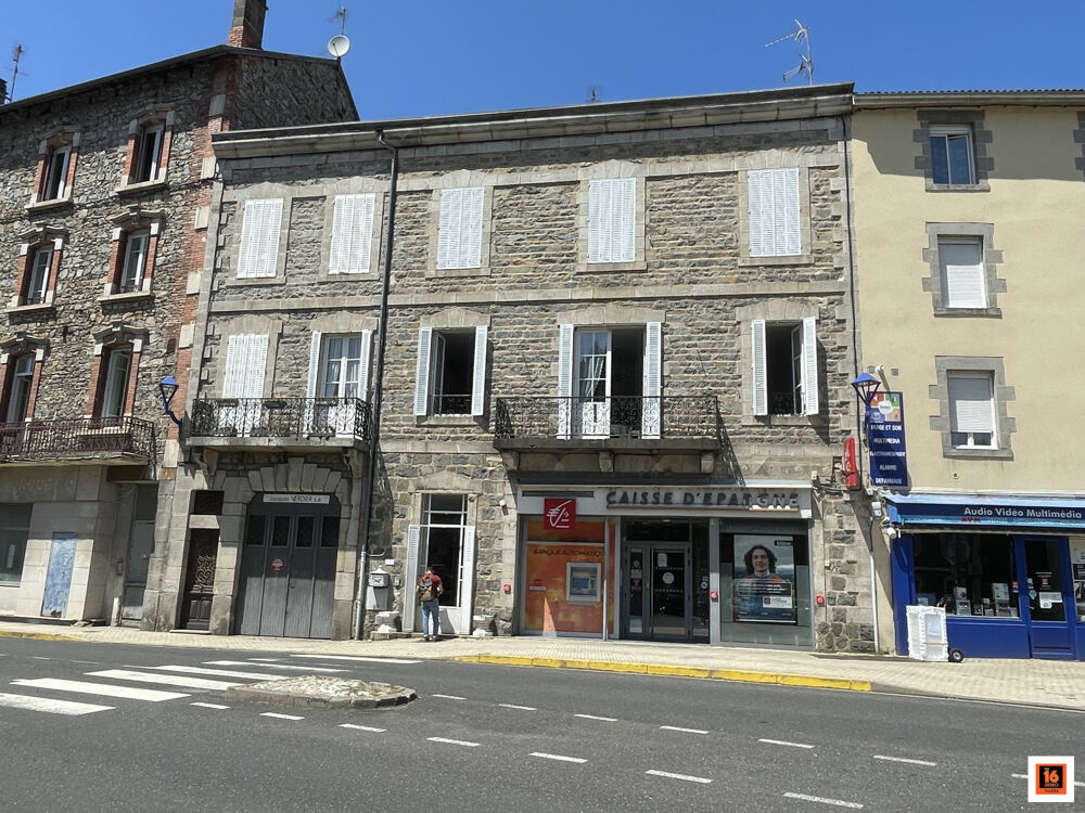 Immeuble comprenant une maison en pierre et du locatif