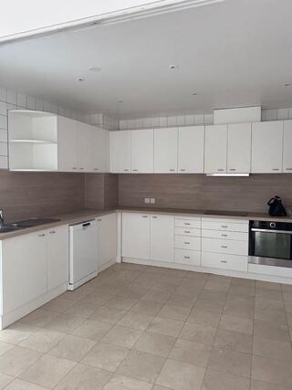  Appartement à louer 6 pièces 158 m²