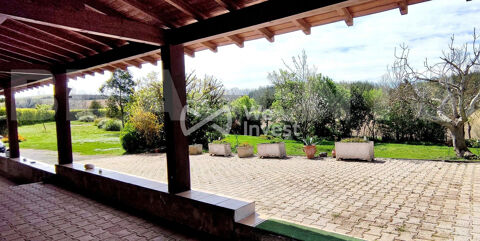   MAISON DE 273 M� AVEC PIECE INDEPENDANTE,GARAGE ET TERRAIN SAN Maison - 10 pi�ce(s) - 273 m�