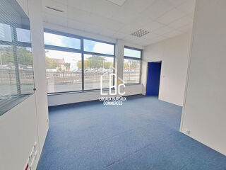   Ancenis - À louer local commercial 250 m2 Ancenis-saint-géréon