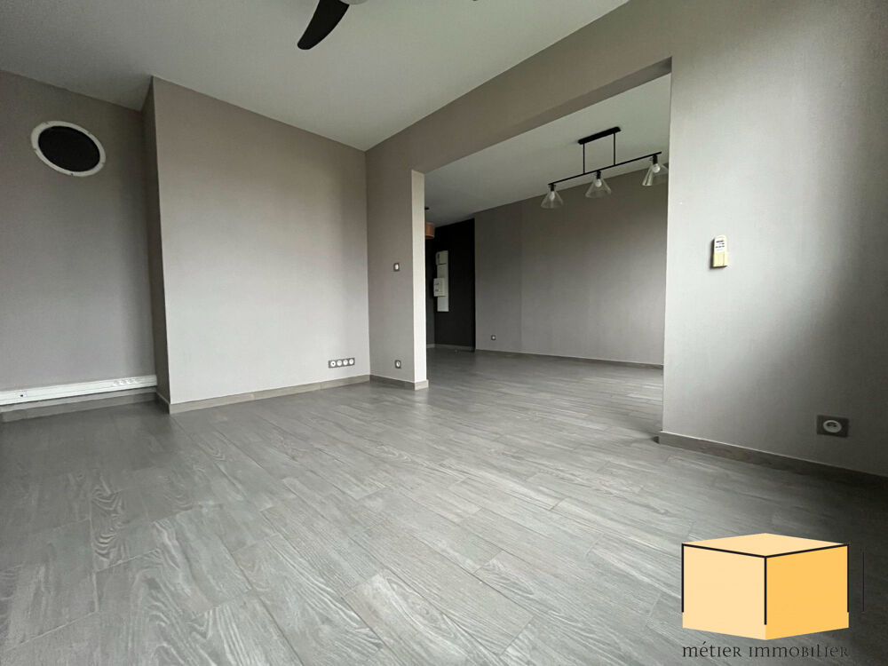 Location Appartement 2 pièces, avec cave et garage, à BELLEY (01300) Belley