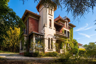  Maison à vendre 13 pièces 317 m²