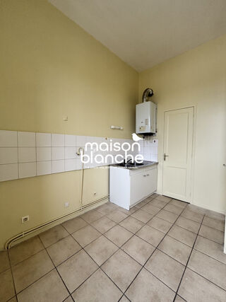  Appartement à louer 4 pièces 95 m²