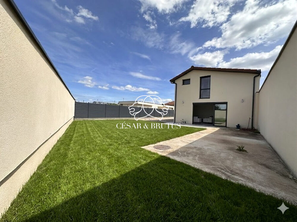 DECINES-CHARPIEU - Maison rénovée 5 pièces de 125 m² avec ga