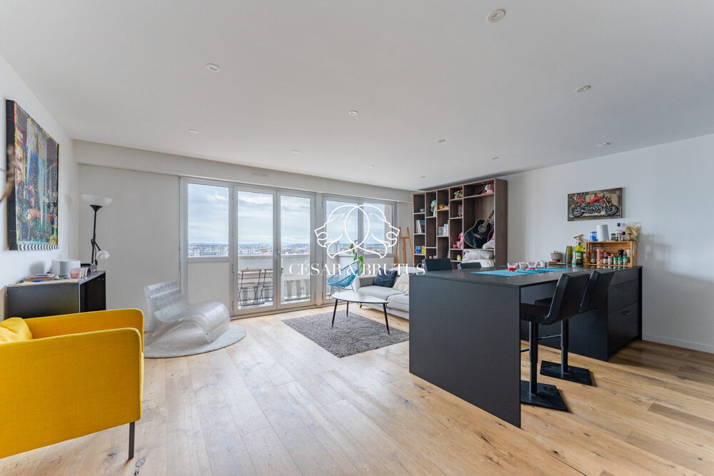 APPARTEMENT COEUR PART DIEU- dernier étage