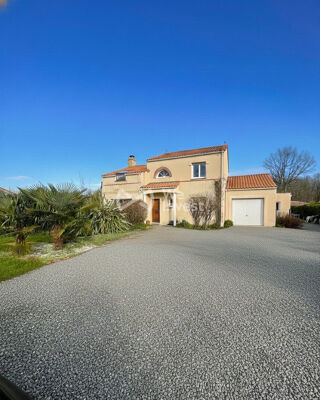  Maison à vendre 12 pièces 254 m²