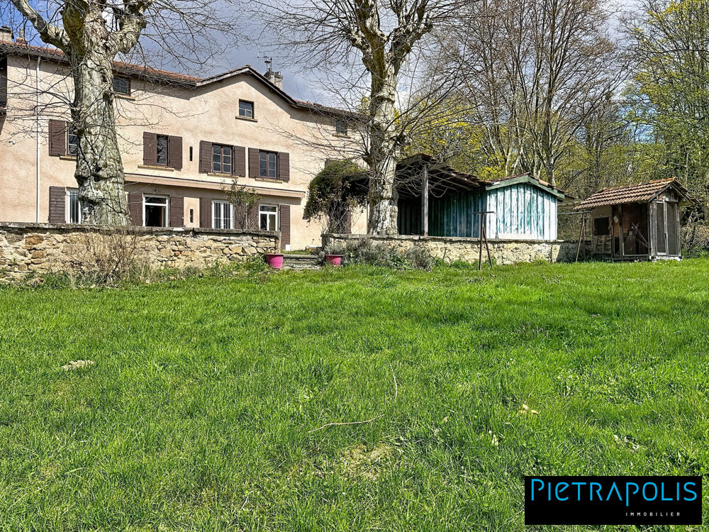 Maison de 320m² à rénover sur une parcelle de 5249m2 et dépe