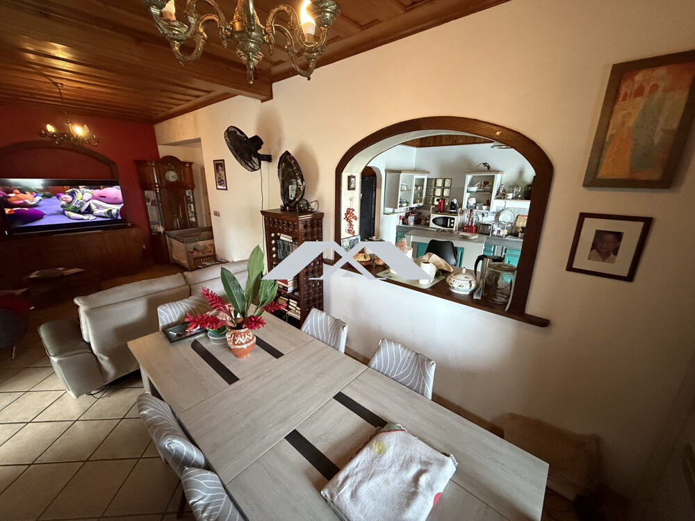 Vente Maison Maison F6 190 m² avec piscine et fort potentiel à Saint-Benoî Saint-benoît