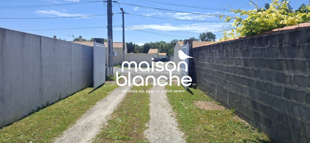   Beau terrain entre Aigrefeuille et La Rochelle LOT B 
